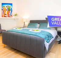 Minutes from the beach shops and parks Free - Wifi - Nespresso - Netflix - Accommodation Gold Coast