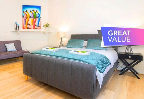 Minutes From The Beach, Shops And Parks! Free - Wifi - Nespresso - Netflix - Accommodation Gold Coast 0