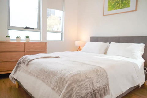 Modern 2 Bedroom Apartment Close To Beach And City - Gold Coast 4U 2