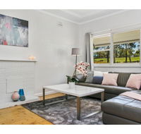 Modern Aus home on the edge of North Ryde Oval - Gold Coast 4U