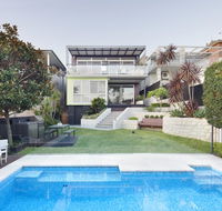 Modern Beach House - Gold Coast 4U