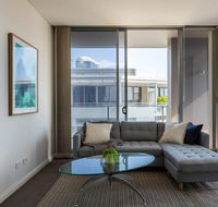 Modern Harbourside Apartment With A View - Accommodation Gold Coast