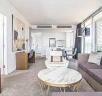 Modern home for 4 Silkari Suite Chatswood - Gold Coast 4U