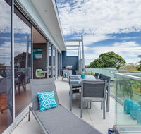Modern McCrae Beauty - Accommodation Gold Coast