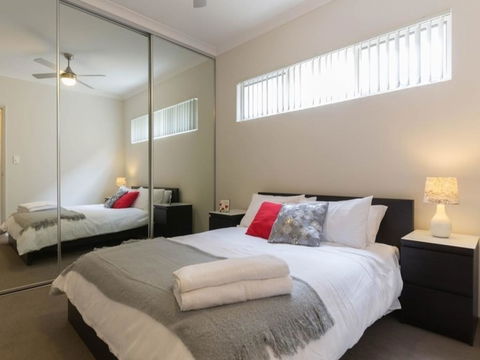 Modern Neat Convenient Apartment Close To Airport - Accommodation Gold Coast 0