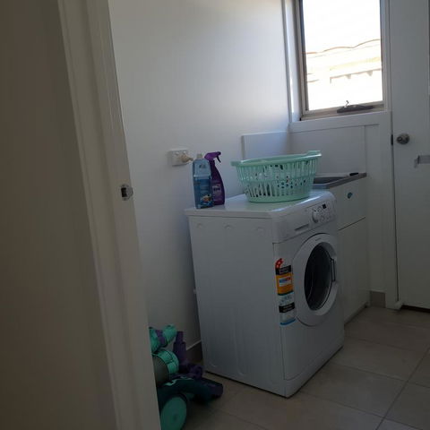 Modern Style Central Location Golden House - Accommodation Gold Coast 3