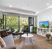 Modern spacious apartment in an amazing location - Gold Coast 4U