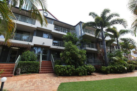 Montana Palms Resort - Gold Coast 4U 2
