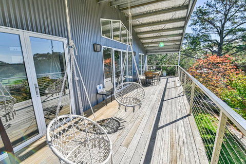 Mortimers Wines - The Canopy Loft - Accommodation Gold Coast 2