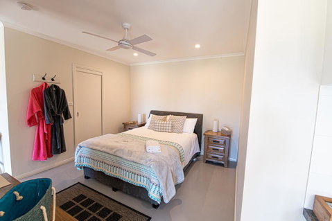 Mortimers Wines - The Vines Studio - Accommodation Gold Coast 0