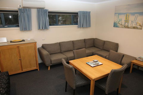 Motel On A'Beckett - Accommodation Gold Coast 2