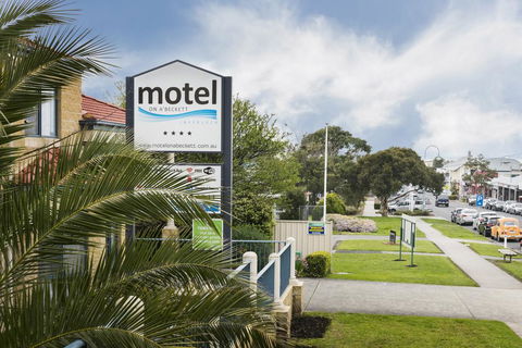 Motel On A'Beckett - Accommodation Gold Coast 0