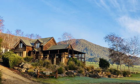 Mountain Grass Lodge (2 Bedroom) - Gold Coast 4U 0