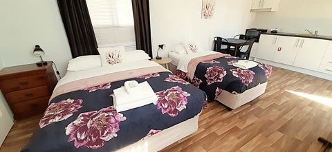 Mt Larcom Tourist Park - Accommodation Gold Coast 1