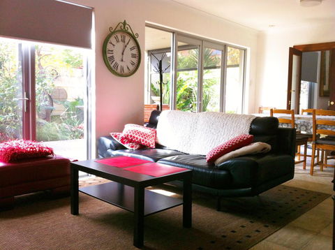 Mt Lawley Garden Apartment - Gold Coast 4U 0