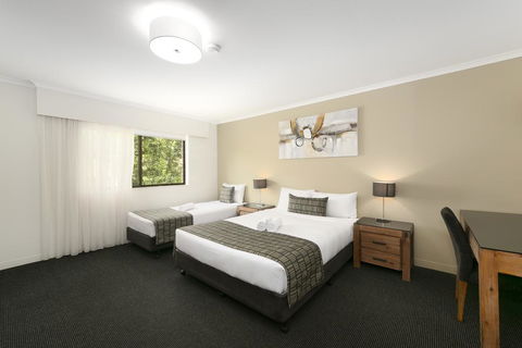 Mt Ommaney Hotel Apartments - Gold Coast 4U 2