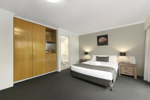 Mt Ommaney Hotel Apartments - Gold Coast 4U 0