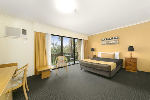 Mt Ommaney Hotel Apartments - Gold Coast 4U 1