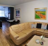 Mt.Lawley Superb 2 BR location Comfort style 2 - Gold Coast 4U