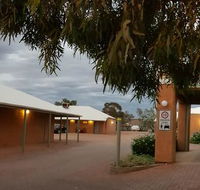 Mud Hut Motel - Accommodation Gold Coast