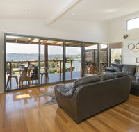 Ned Kelly's Retreat - Sophisticated style with modern convenience and magical outlook - Accommodation Gold Coast