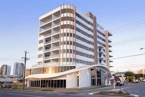 NEO Apartments Mermaid Beach - Accommodation Gold Coast 0