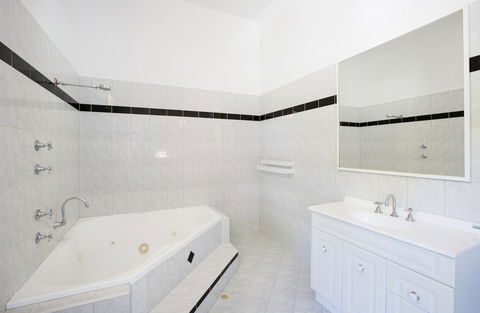 Captain Stirling Hotel - Gold Coast 4U 9