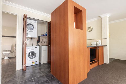 Subiaco Village 20 - Accommodation Gold Coast 10