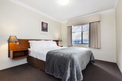 Subiaco Village 20 - Accommodation Gold Coast 11