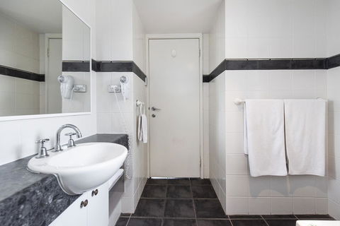 Subiaco Village 20 - Accommodation Gold Coast 14