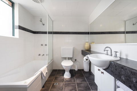 Subiaco Village 20 - Accommodation Gold Coast 15