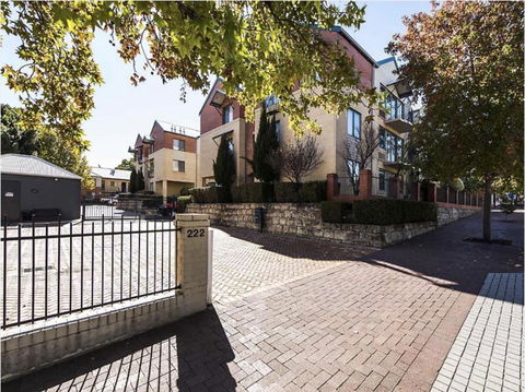 Subiaco Village 20 - Accommodation Gold Coast 19