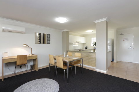 Hillarys Marina Apartment - Accommodation Gold Coast 5