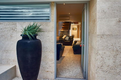 The Urban Beach House - Gold Coast 4U 6