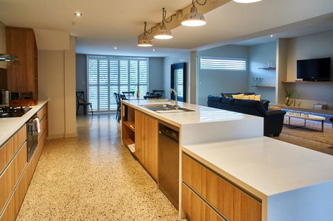The Urban Beach House - Gold Coast 4U 8