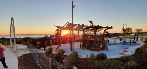 Scarborough Beach Front Resort - Shell Ten - Gold Coast 4U 18