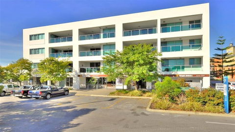 Nautica Residences Mandurah - Gold Coast 4U 20