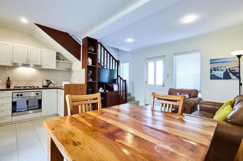 Fremantle Townhouse U/5 - Accommodation Gold Coast 2