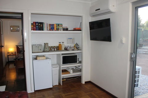 Jacaranda Hideaway Bed & Breakfast - Accommodation Gold Coast 4