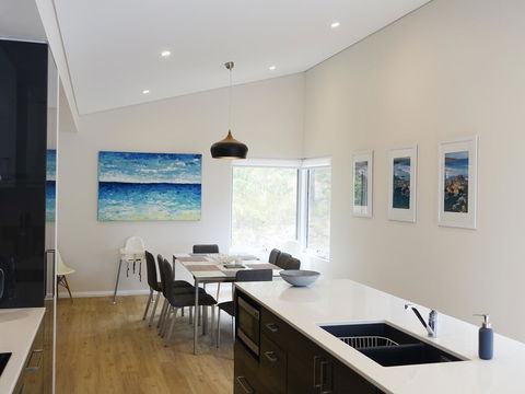 The Villa Dunsborough - Gold Coast 4U 12