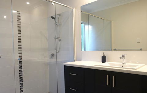 The Villa Dunsborough - Gold Coast 4U 13