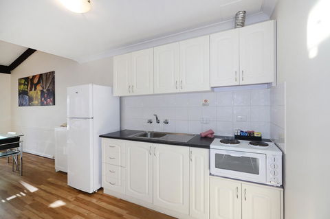 Seashore Memories - Sleeps 3 - Gold Coast 4U 8