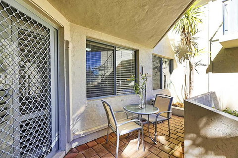 Beachfront @ Scarbs - 1 Gold Coast 11