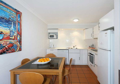 Beachfront @ Scarbs - 1 Gold Coast 2