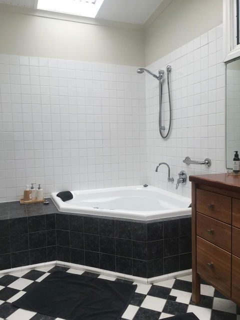 Lotti's House - Accommodation Gold Coast 7