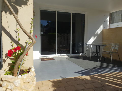 Stirling Apartments - Studio 1 - Accommodation Gold Coast 7