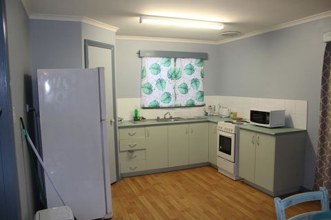 Jbay Beach Shack - Gold Coast 4U 8