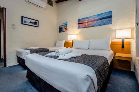 Nightcap At Wintersun Hotel - Gold Coast 4U 5