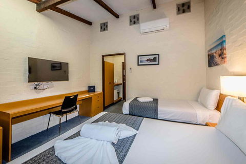 Nightcap At Wintersun Hotel - Gold Coast 4U 7