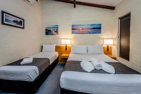 Nightcap At Wintersun Hotel - Gold Coast 4U 20